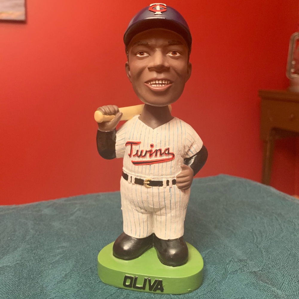 2001 Tony Oliva MN Twins ST baseball bobblehead